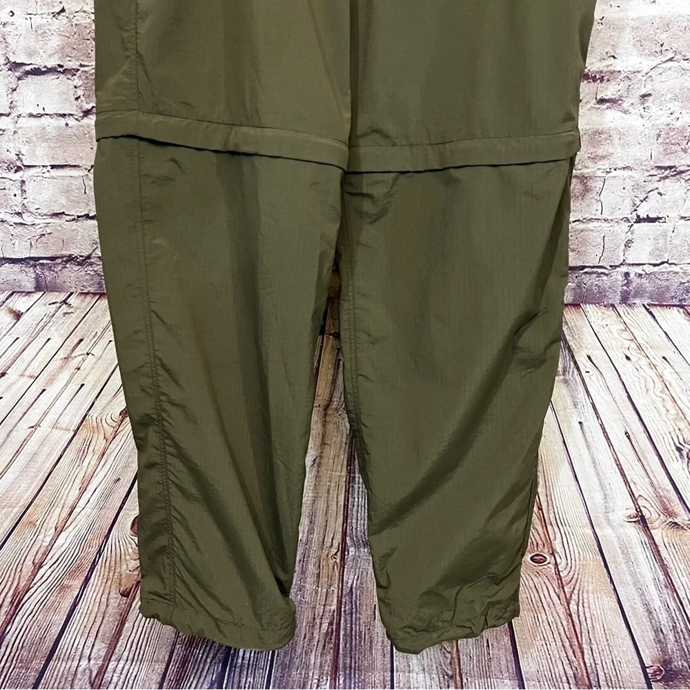 The North Face Green 2 in 1 Convertible Zip Nylon Hiking Pants